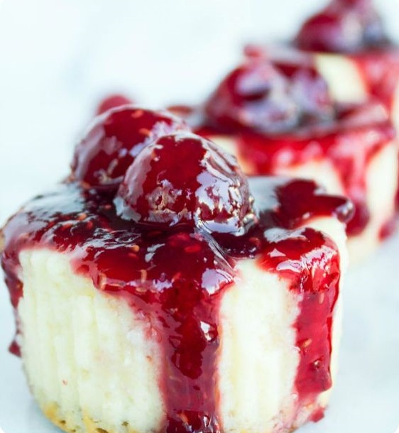 Raspberry cheesecakes